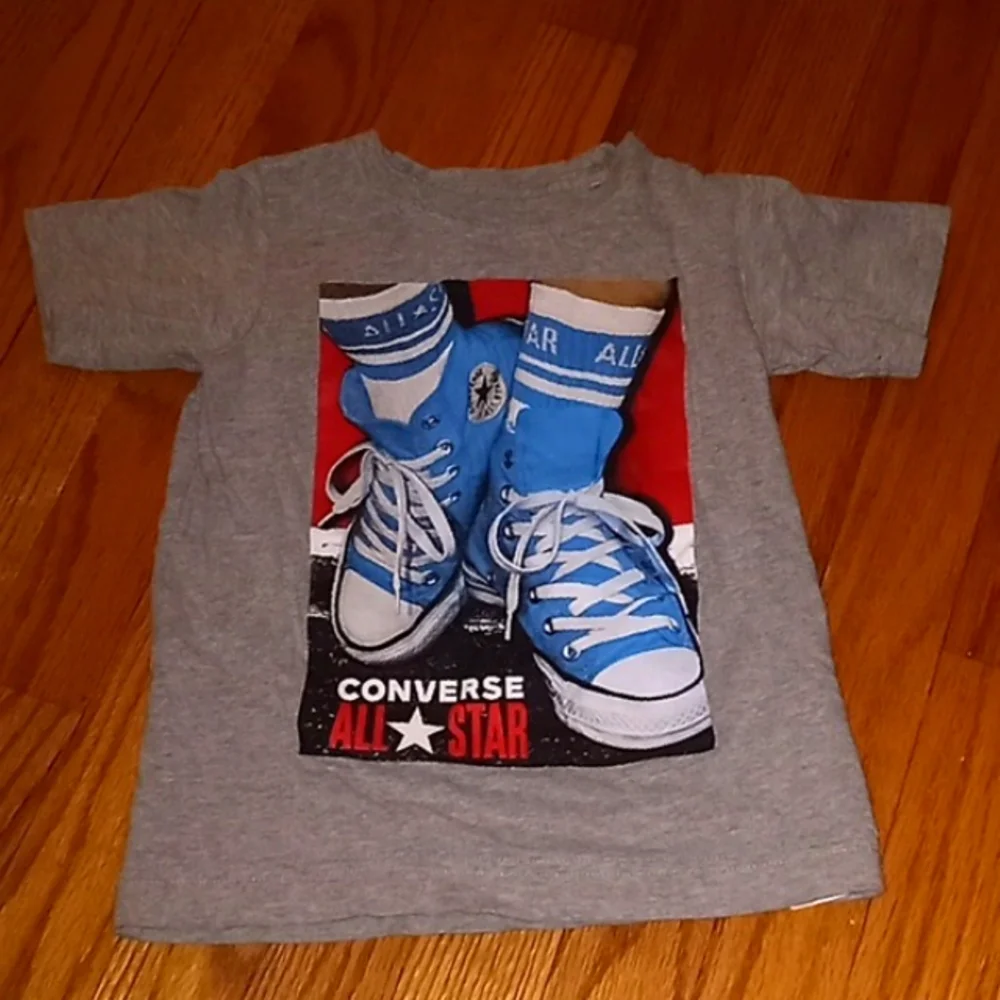 Converse All Star Sneakers Gray Short Sleeve T-Shirt Size 4